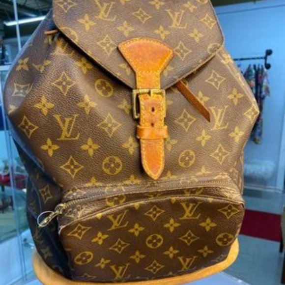 LOUIS VUITTON MONOGRAM CANVAS MONTSOURIS GM - Picture 6 of 6